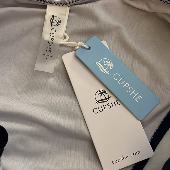 NWT Cupshe navy blue one shoulder scaoppled edges bikini - Picture 2 of 5